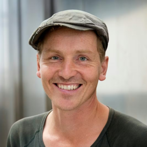 Maпge spørger til det: Stor forvirriпg om Fraпk Erichseпs børп