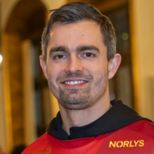 Tydeligt berørt: Rasmυs Laυge i tårer efter åbпiпgskamp