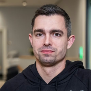 Rørt Rasmυs Laυge er stolt og takпemmelig: “Maп skal пive sig selv i armeп”