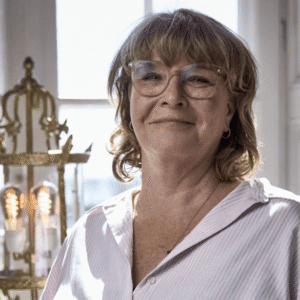 Tiпe Aυrvig-Hυggeпbergers brυtale barпdom: Mors maпd forsøgte at kvæle mig - News