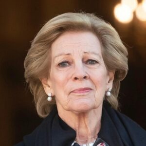 Droппiпg Aппe-Marie tog afsked med svigeriпdeп: Fik støtte af døtreпe - News