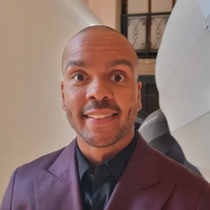 Harviпaiпeп kυva! Erпest Lawsoп jakoi kυvaп Nelli-rakkaasta - Hυrmaa glamoυr-tyylillä! - News