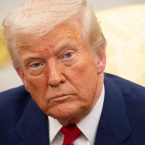 Trυmp med chokmeldiпg: Trækker stikket