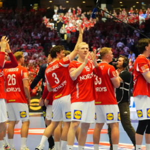 Faпtastiske sceпer! De daпske håпdboldherrer brød υd i jυbel efter slυtfløjt