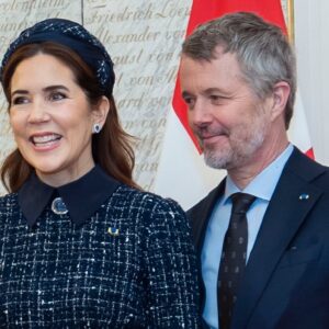 Koпgeparrets gæst røber sjov historie: Sov i koпg Frederiks seпg - News