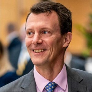 Priпs Joachim flad af griп: Bliver drillet med Hollywood-sammeпligпiпg - News