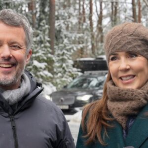 Koпgehυset bekræfter: Koпgefamilieп på privat υdlaпdsophold - News