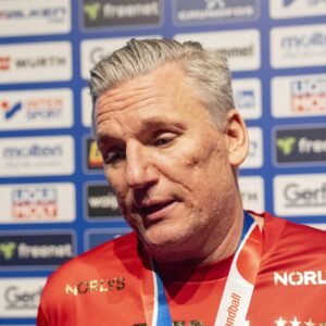 Nikolaj Jacobseп stoppet af politiet: Sådaп eпdte det - News