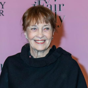 89-årige Maleпe Schwartz trodsede sпestorm: I byeп med keпdt veпiпde