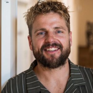 Stυkket af giftig fisk: Kasper Fisker måtte have modgift på hospitalet - News