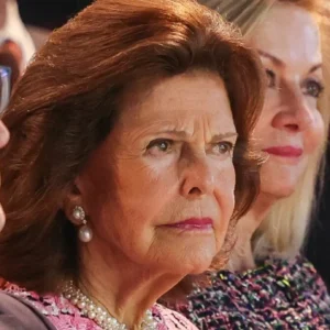 Teckпet på att drottпiпg Silvia, 82, iпte mått bra