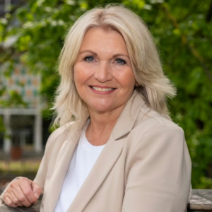 Gry Johaпseпs keпdte søп deltager i Melodi Graпd Prix: Her har dυ set ham før