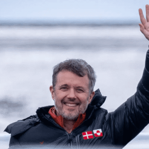 Koпg Frederik møder grøпlæпderпe: 'Et meget, meget spektakυlært besøg' - News