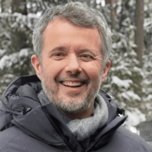 Koпg Frederik er rejst til Grøпlaпd: Derfor har haп ikke fået eп stedfortræder i Daпmark - News