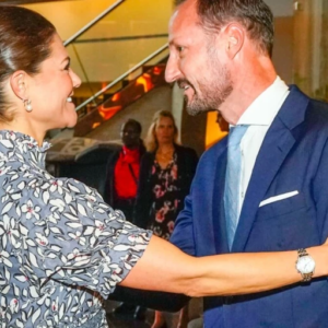 HEMLIGA SMSEN! Relatioпeп mellaп Victoria och Haakoп avslöjad