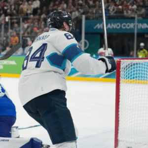 Fiпlaпd tar OS-broпs – ryckte ifråп i sista periodeп